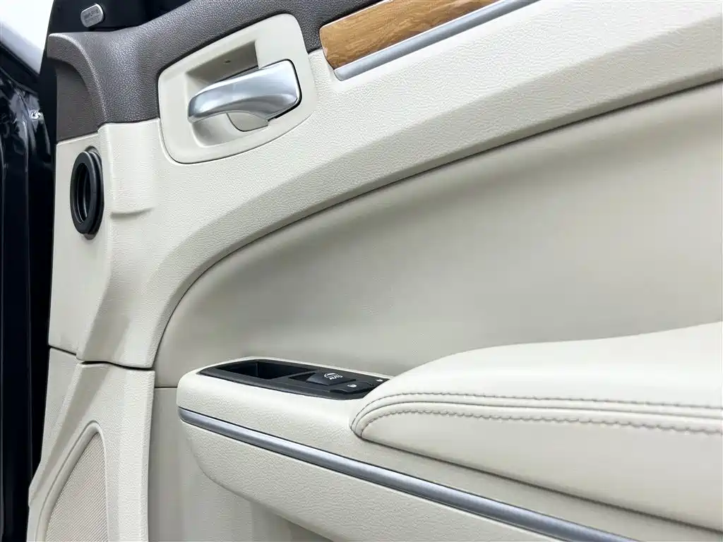 Chrysler 300C 2013 3.6L