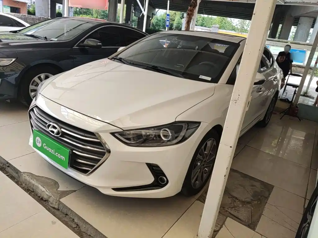 Hyundai Elantra — миниатюра 2