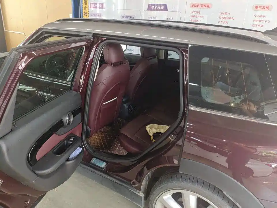 MINI Mini Clubman — миниатюра 4