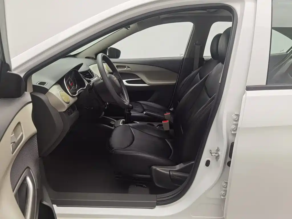 Chevrolet Sail — миниатюра 10