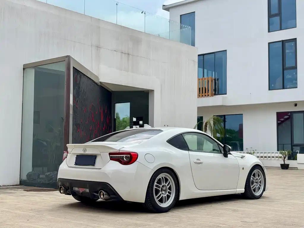 Toyota 86 — миниатюра 10