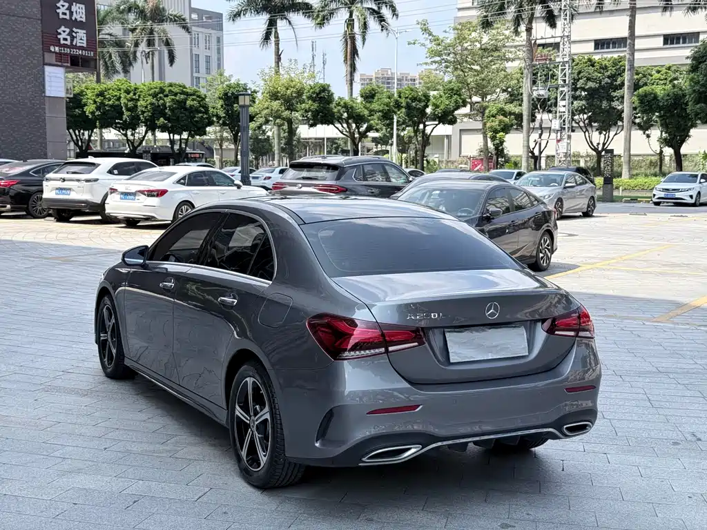 Mercedes-Benz A-Class — миниатюра 7