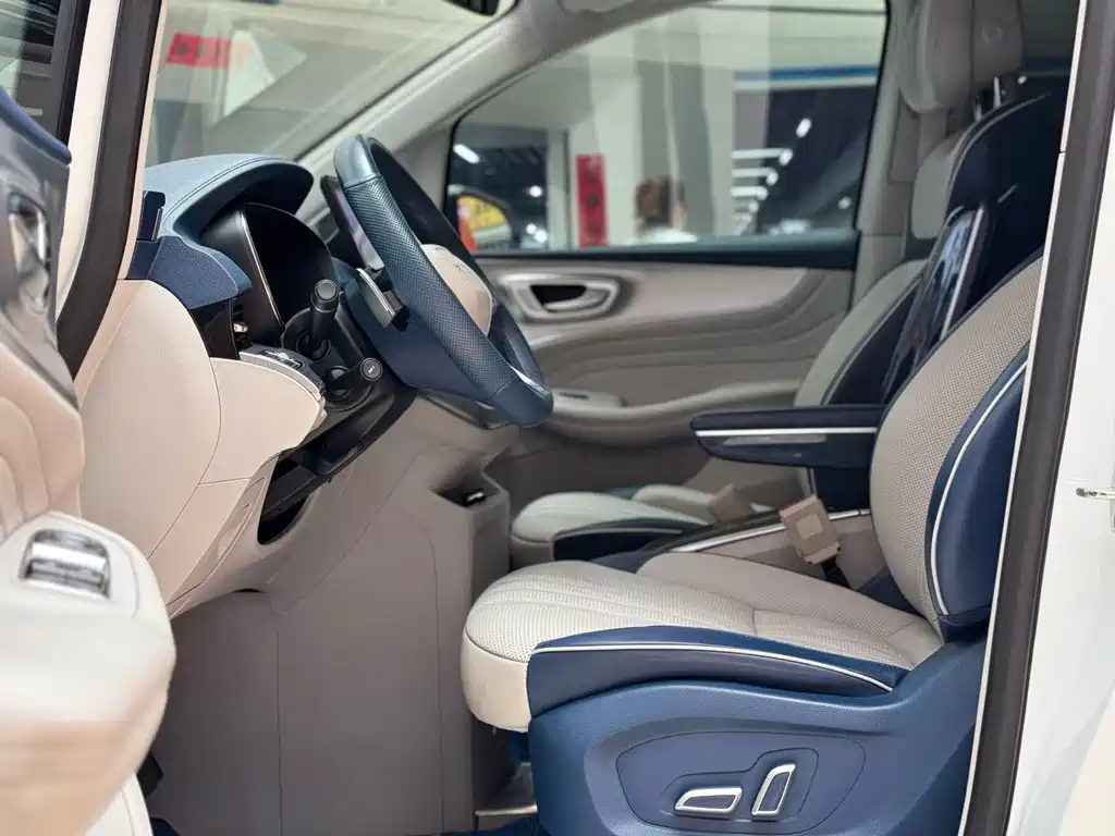 Roewe iMAX8 — миниатюра 4