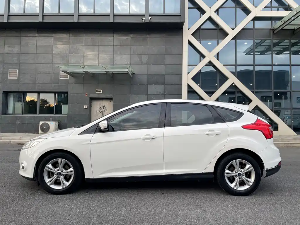 Ford Focus — миниатюра 5