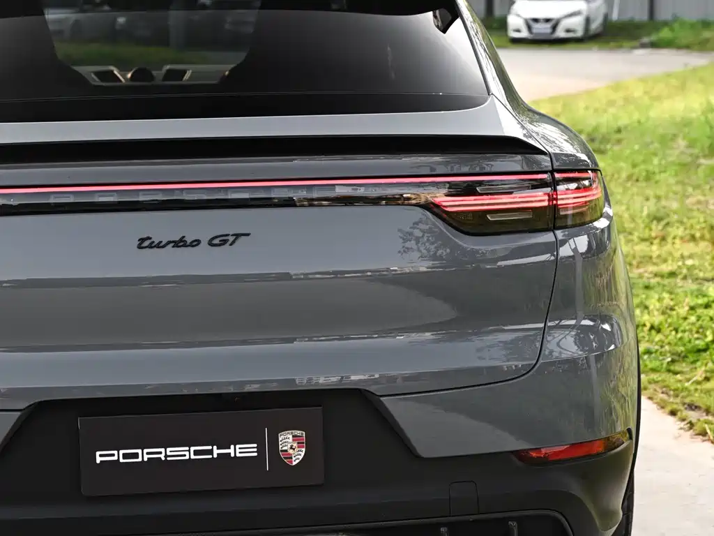 Porsche Cayenne — миниатюра 15