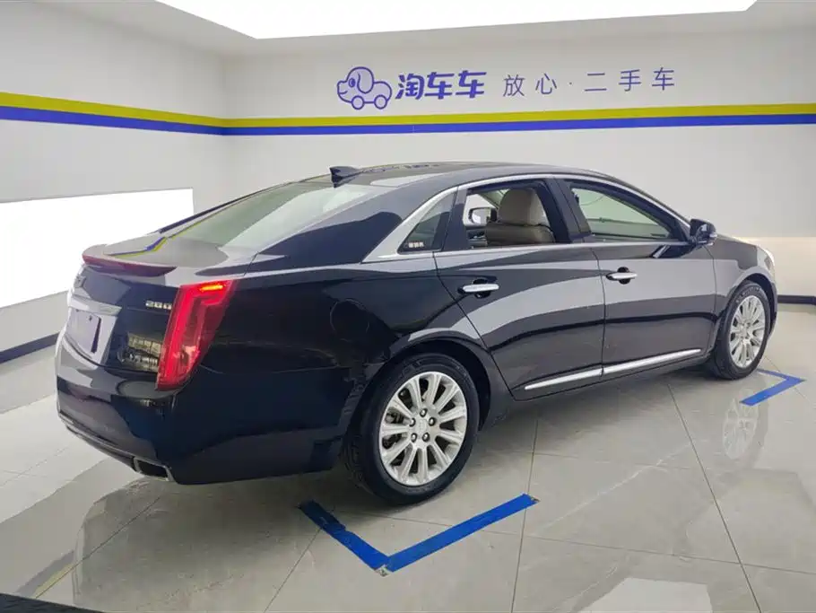 CADILLAC XTS