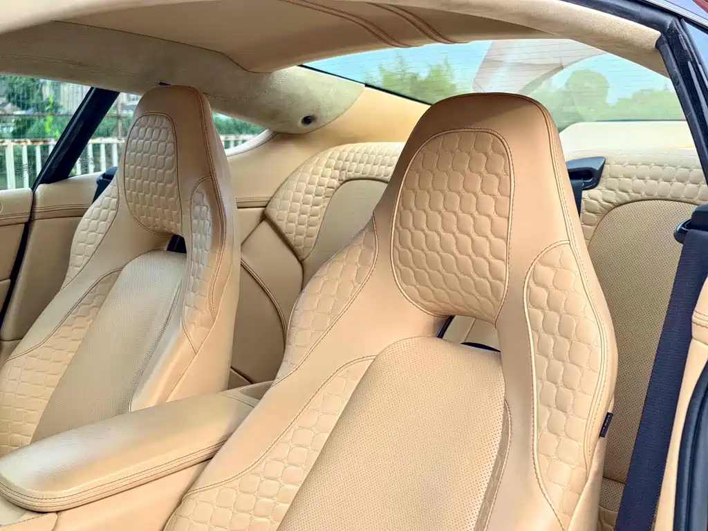 ASTON MARTIN VANQUISH