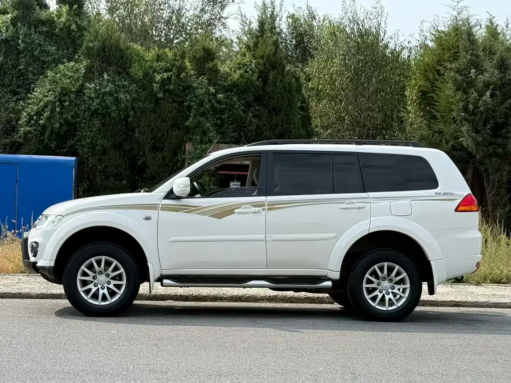 Mitsubishi Pajero Sport — миниатюра 3