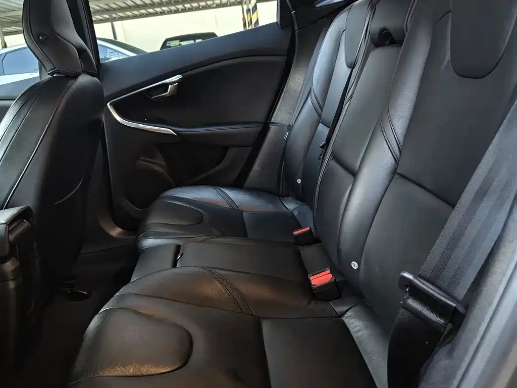 Volvo V40 — миниатюра 15