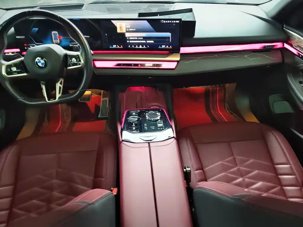 BMW 5 Series — миниатюра 8