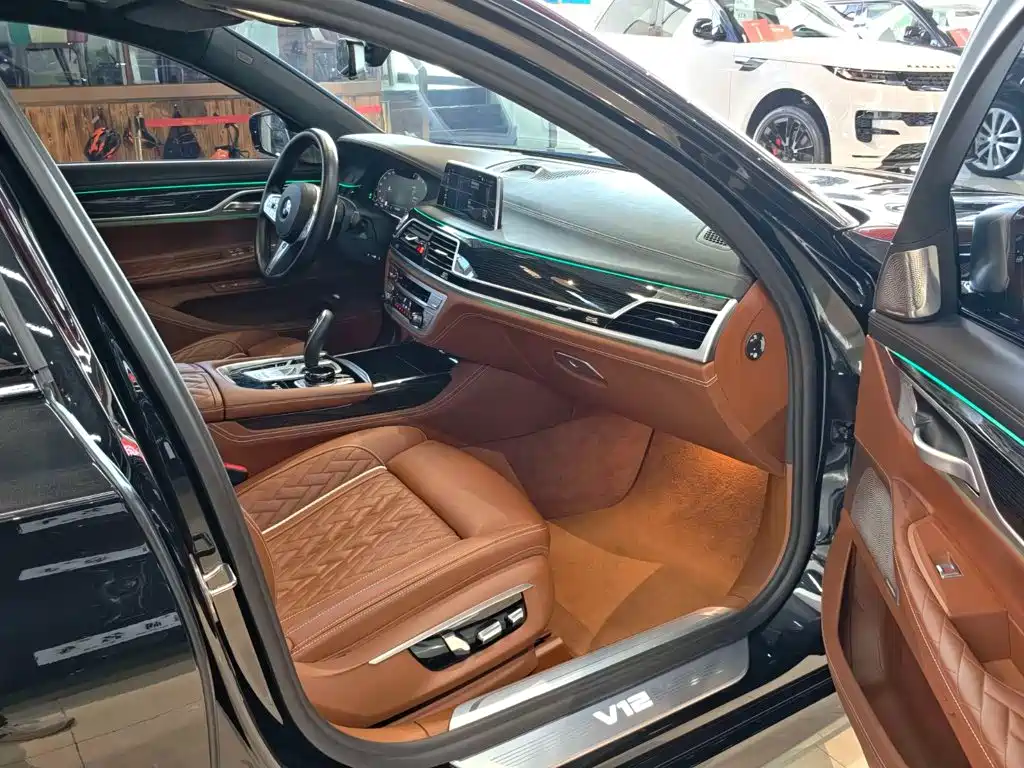 BMW 7 Series — миниатюра 30