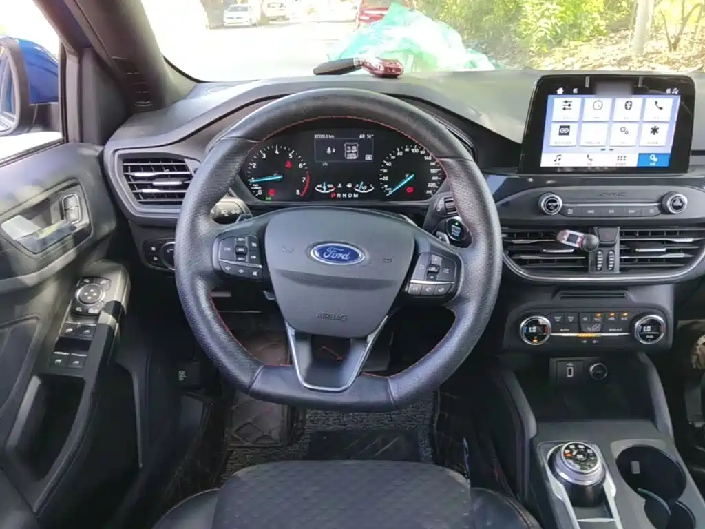 Ford Focus — миниатюра 11