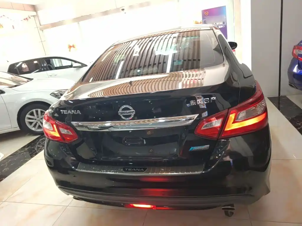 Nissan Teana — миниатюра 6