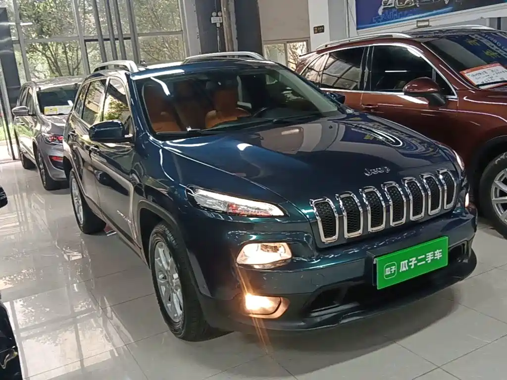 Jeep Cherokee — миниатюра 4