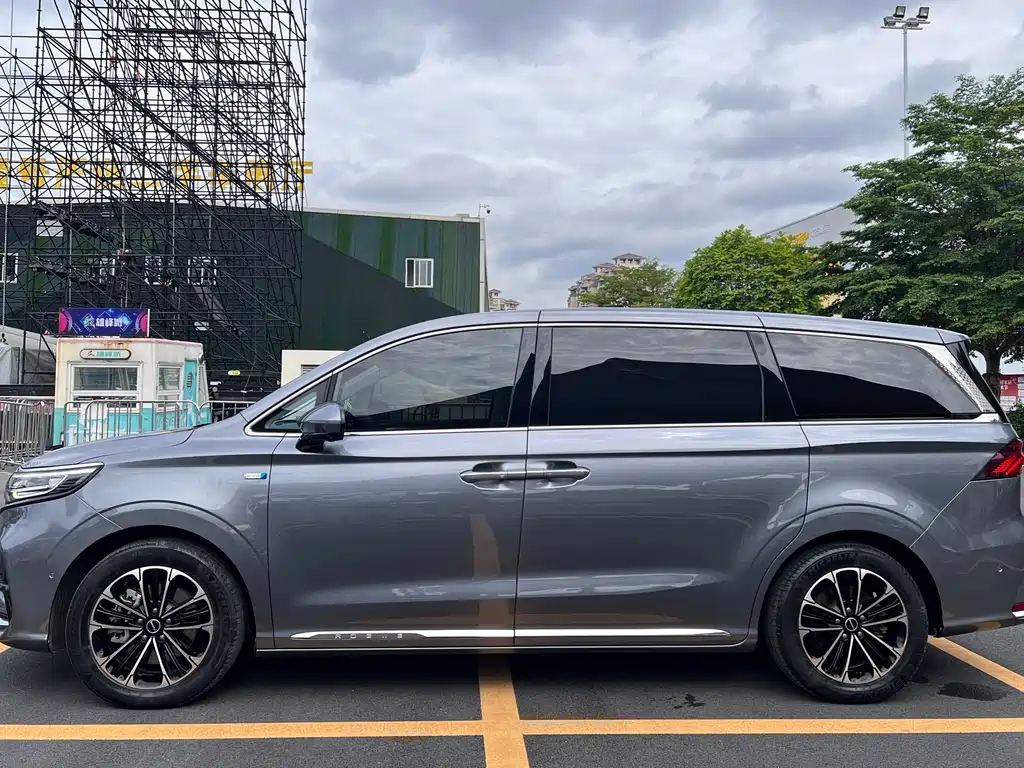 Roewe iMAX8 2021 400TGI Supreme