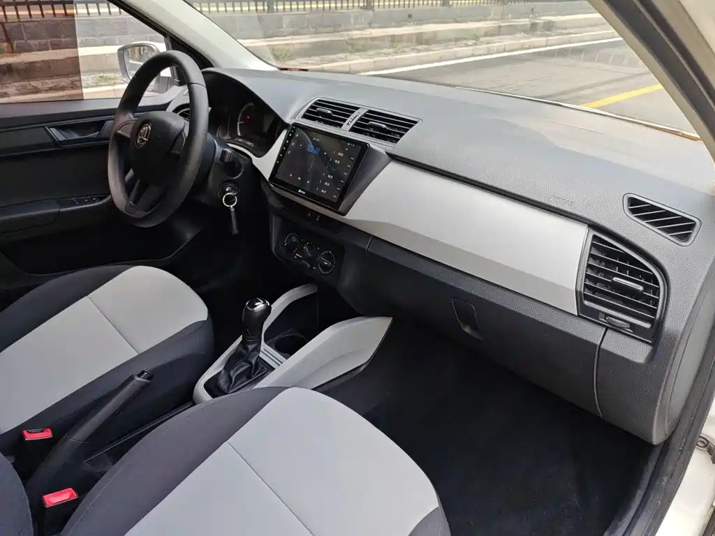 Skoda Fabia — миниатюра 15