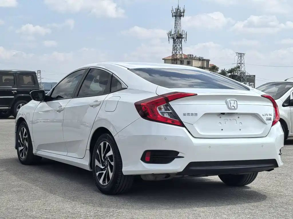 Honda Civic — миниатюра 6
