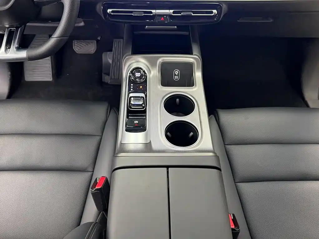 GAC Motor Trumpchi E8 PHEV — миниатюра 9