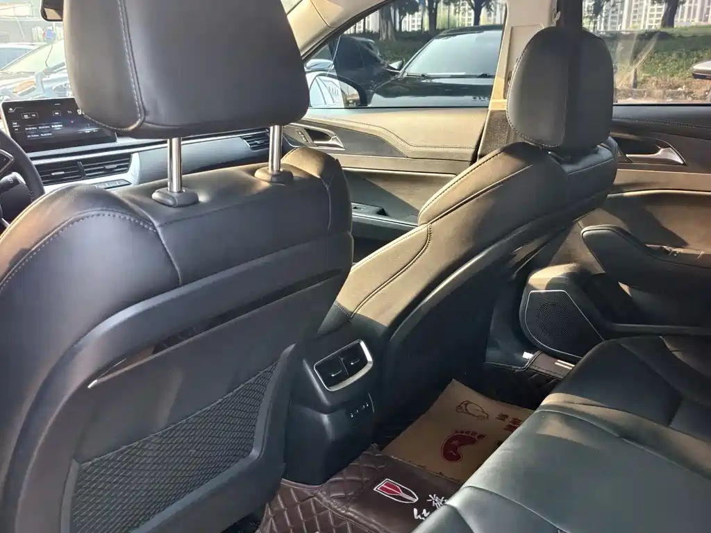 Hongqi Hongqi H5 — миниатюра 6