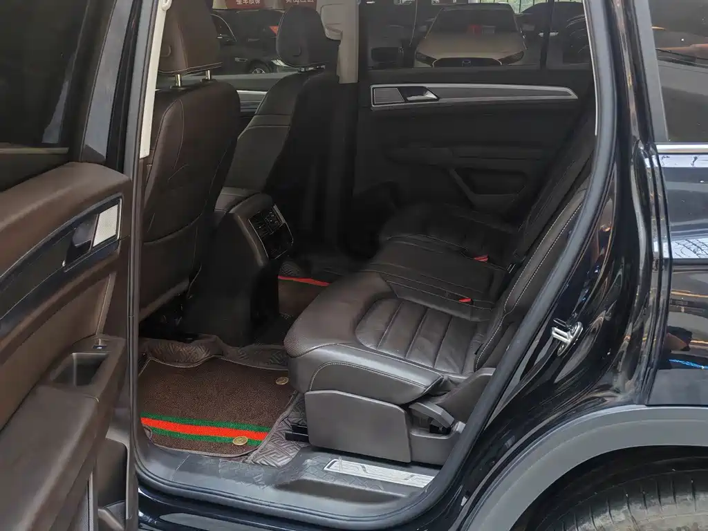 Volkswagen Teramont — миниатюра 5
