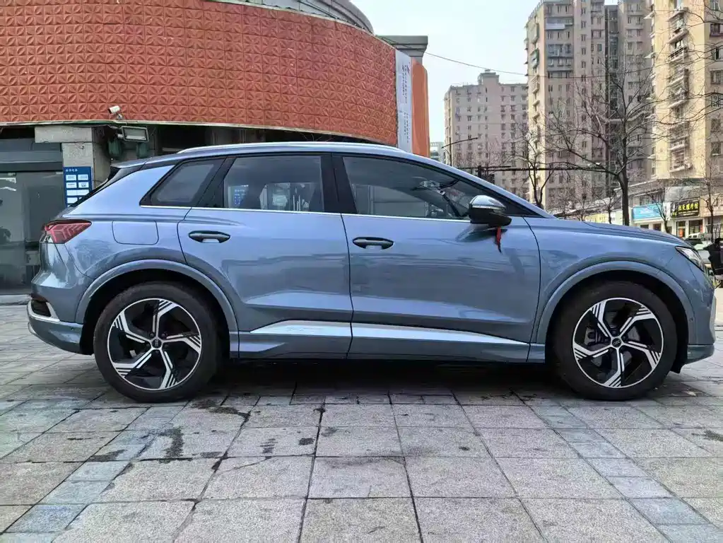 Audi Q4 e-tron — миниатюра 8