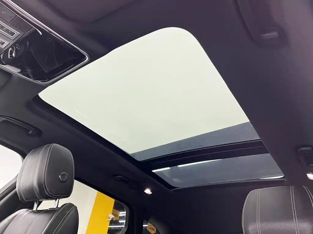 Land Rover Velar — миниатюра 16