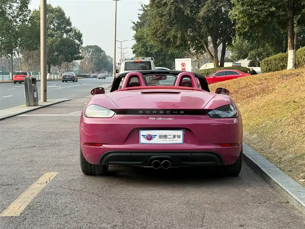PORSCHE 718
