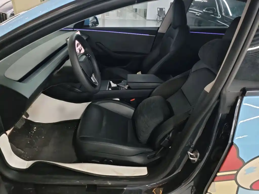 Tesla Model 3 — миниатюра 15