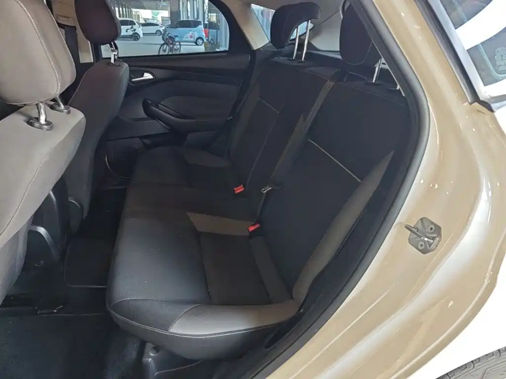 Ford Focus — миниатюра 17