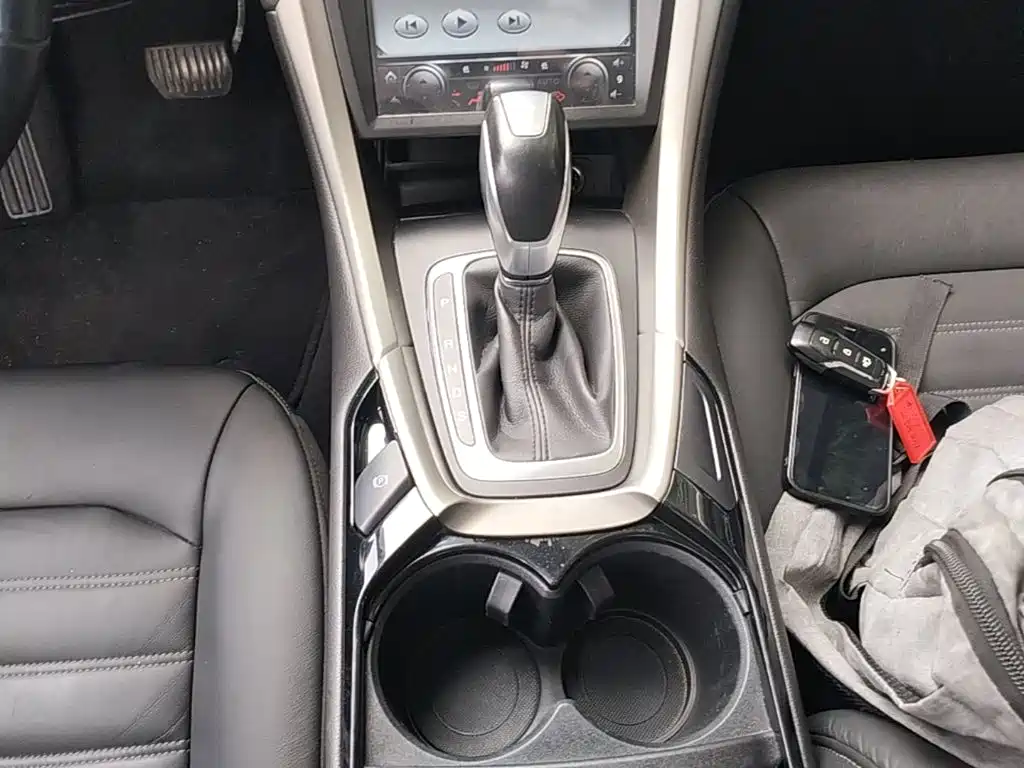 Ford Mondeo — миниатюра 14