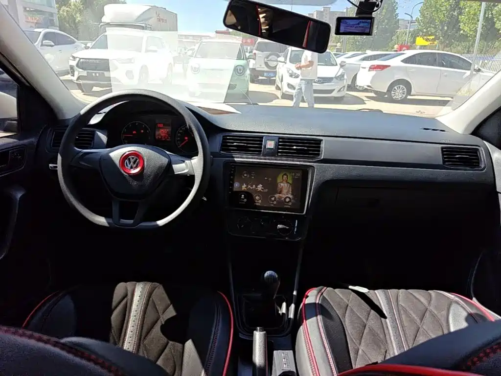 Volkswagen Santana — миниатюра 10
