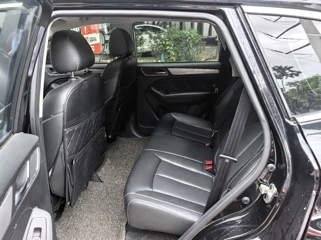 Roewe RX5 — миниатюра 6