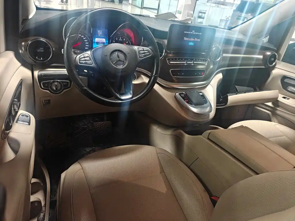Mercedes-Benz V-Class — миниатюра 9