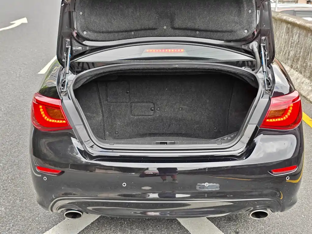 Infiniti Q70 — миниатюра 19
