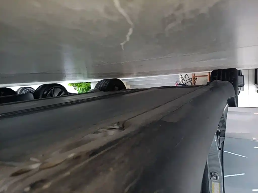 Tesla Model Y — миниатюра 21
