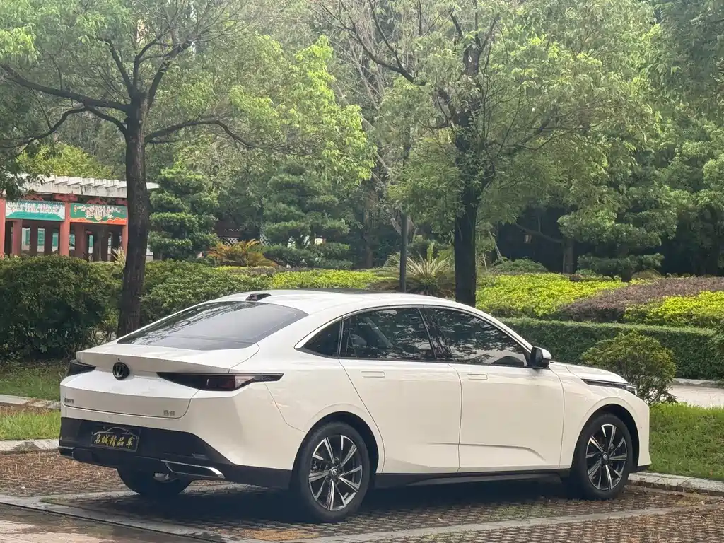 Changan Yida — миниатюра 9
