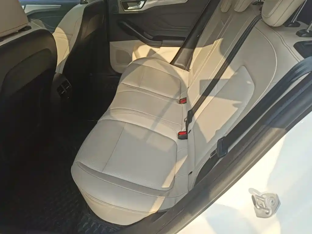Ford Focus — миниатюра 17