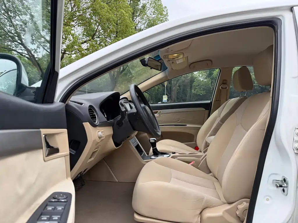 Roewe 350 — миниатюра 7