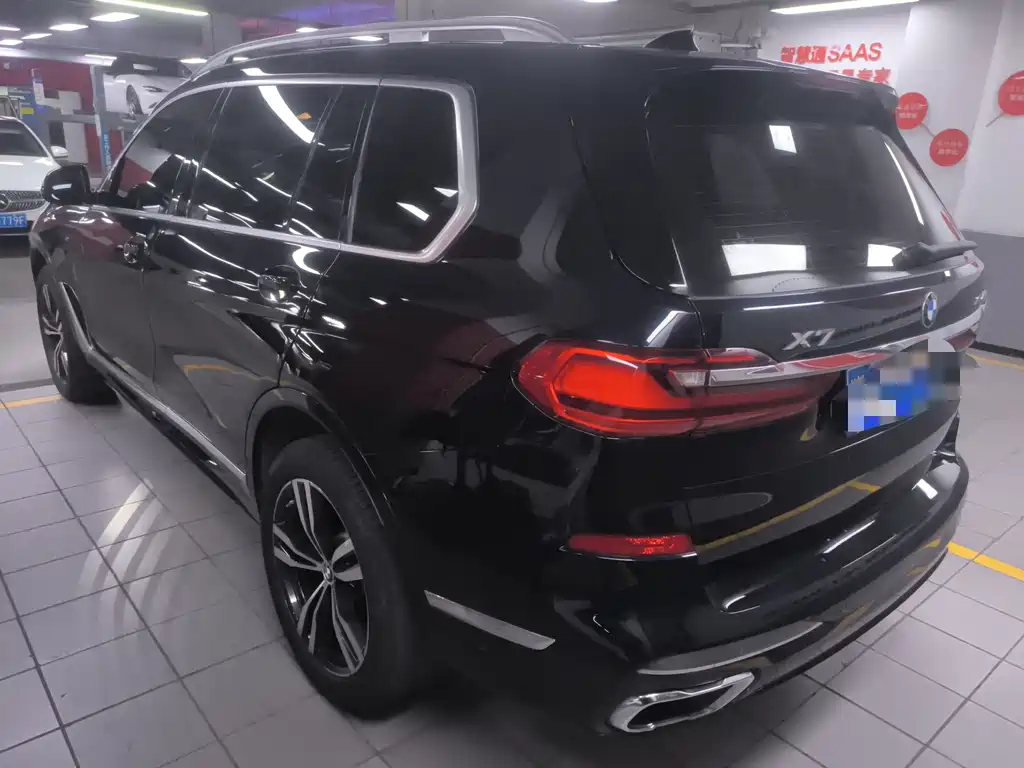 BMW X7 — миниатюра 7