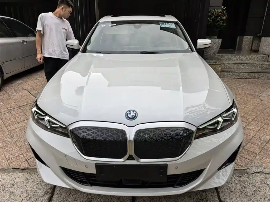 宝马i3 2026款 eDrive 35 L