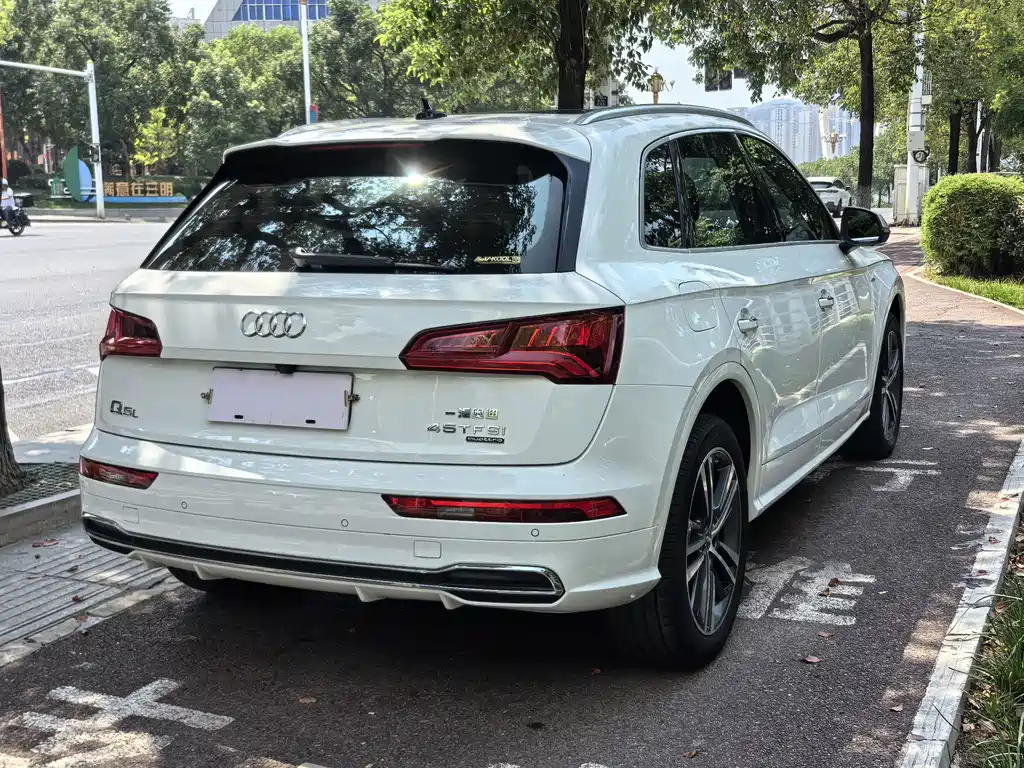 Audi Q5L — миниатюра 10