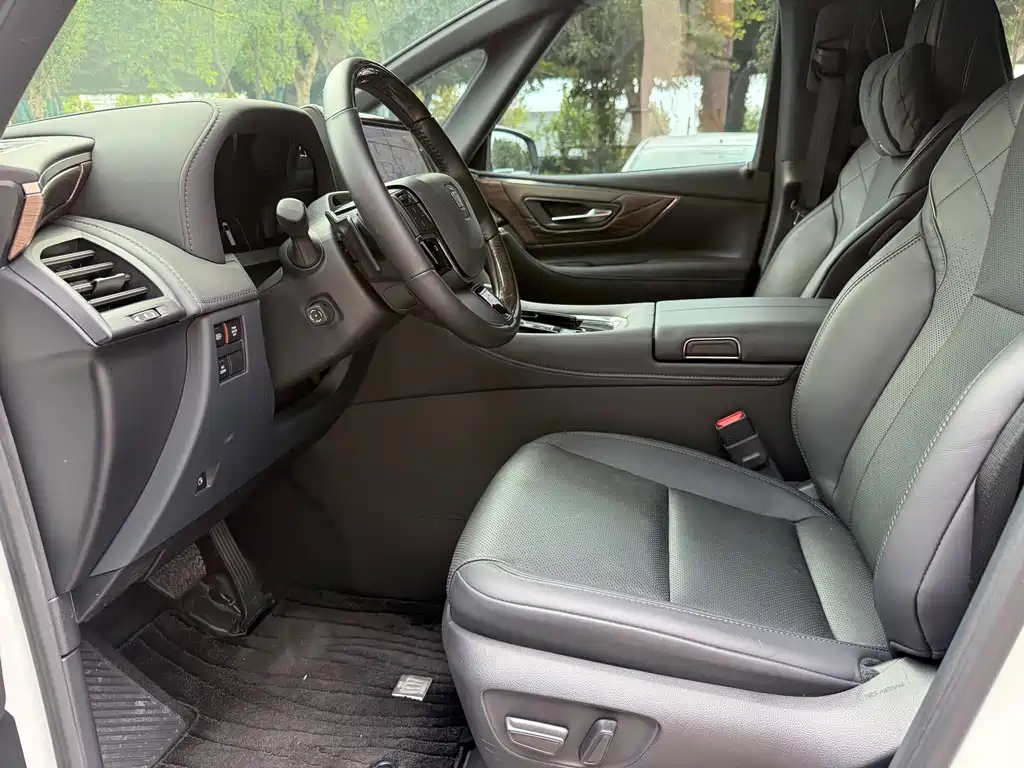 Toyota Vellfire — миниатюра 3