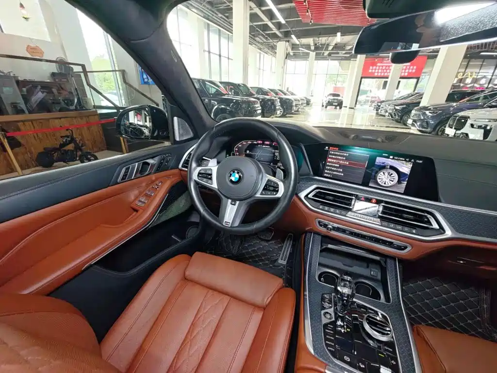 BMW X7 — миниатюра 28