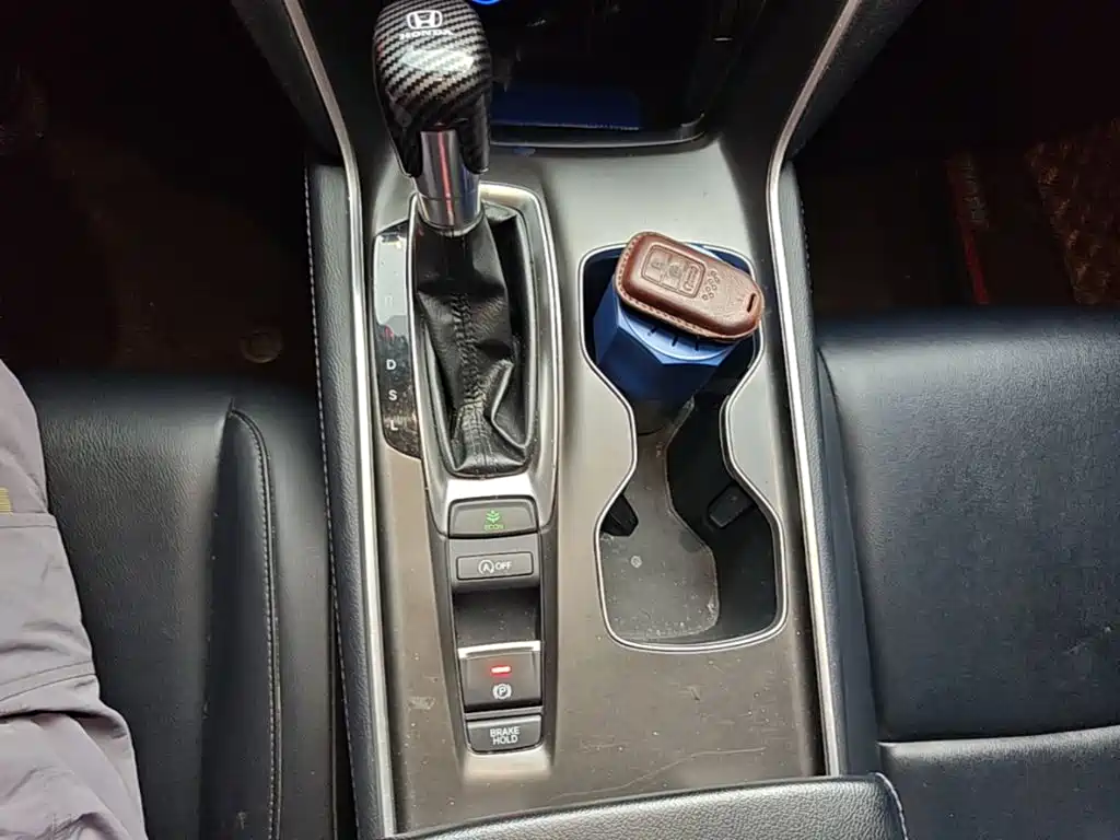 Honda Accord — миниатюра 14
