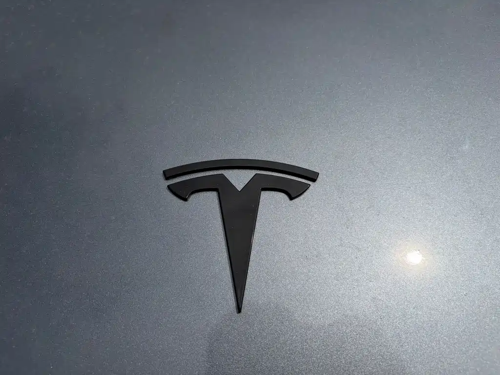 Tesla Model 3 — миниатюра 5