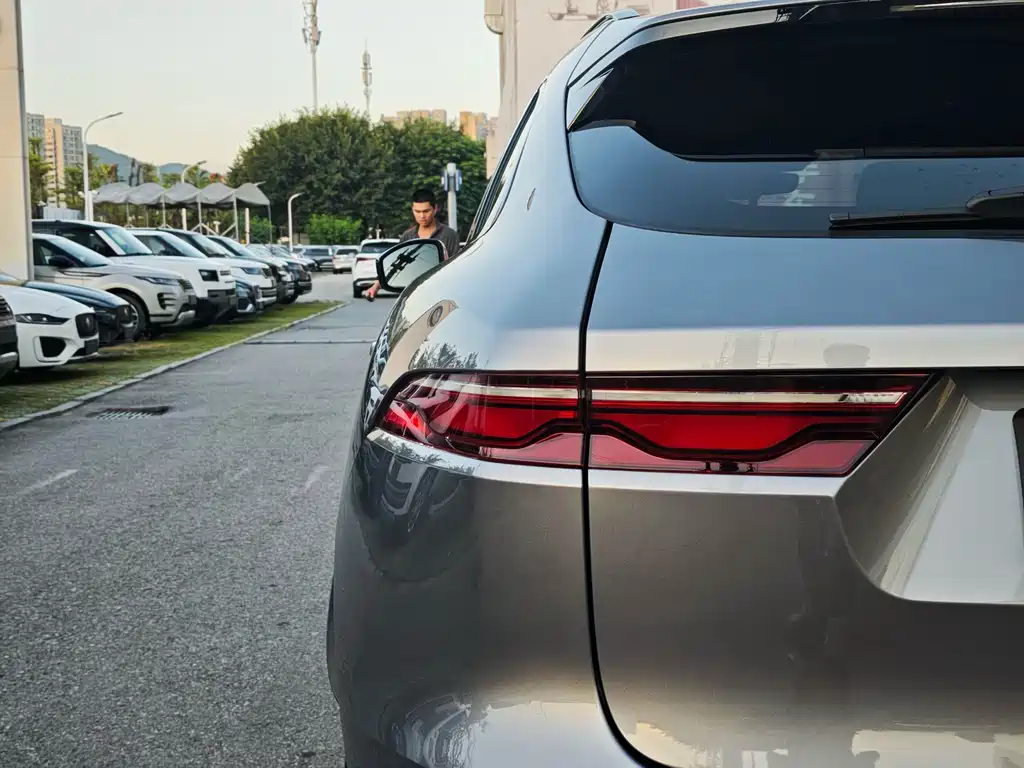Jaguar F-PACE — миниатюра 10