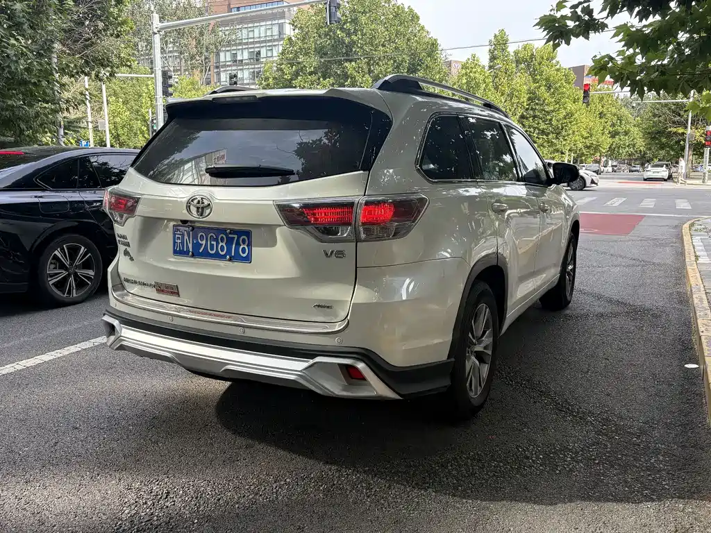 Toyota Highlander — миниатюра 9