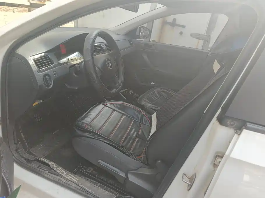 Volkswagen Santana — миниатюра 9