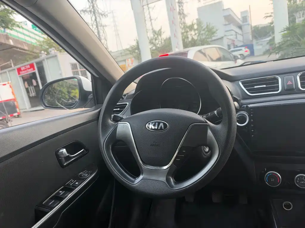 Kia K2 — миниатюра 17