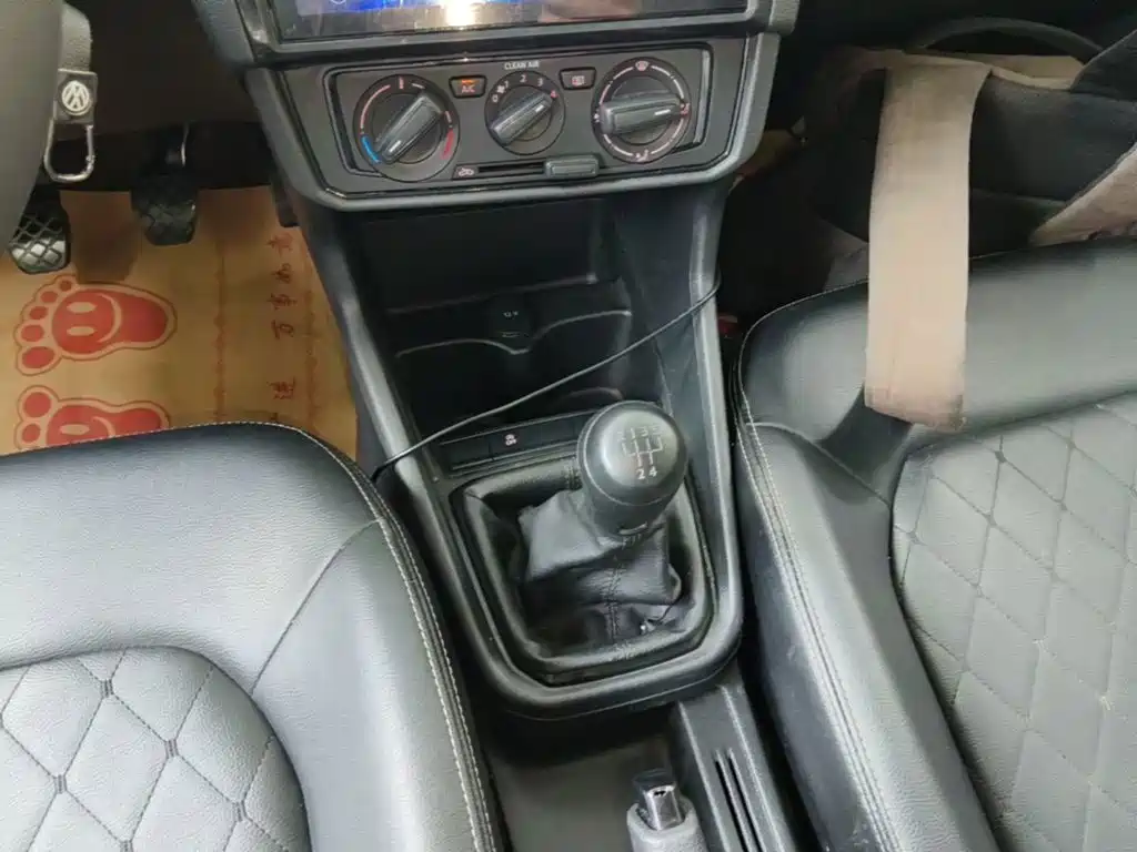 Volkswagen Santana — миниатюра 14
